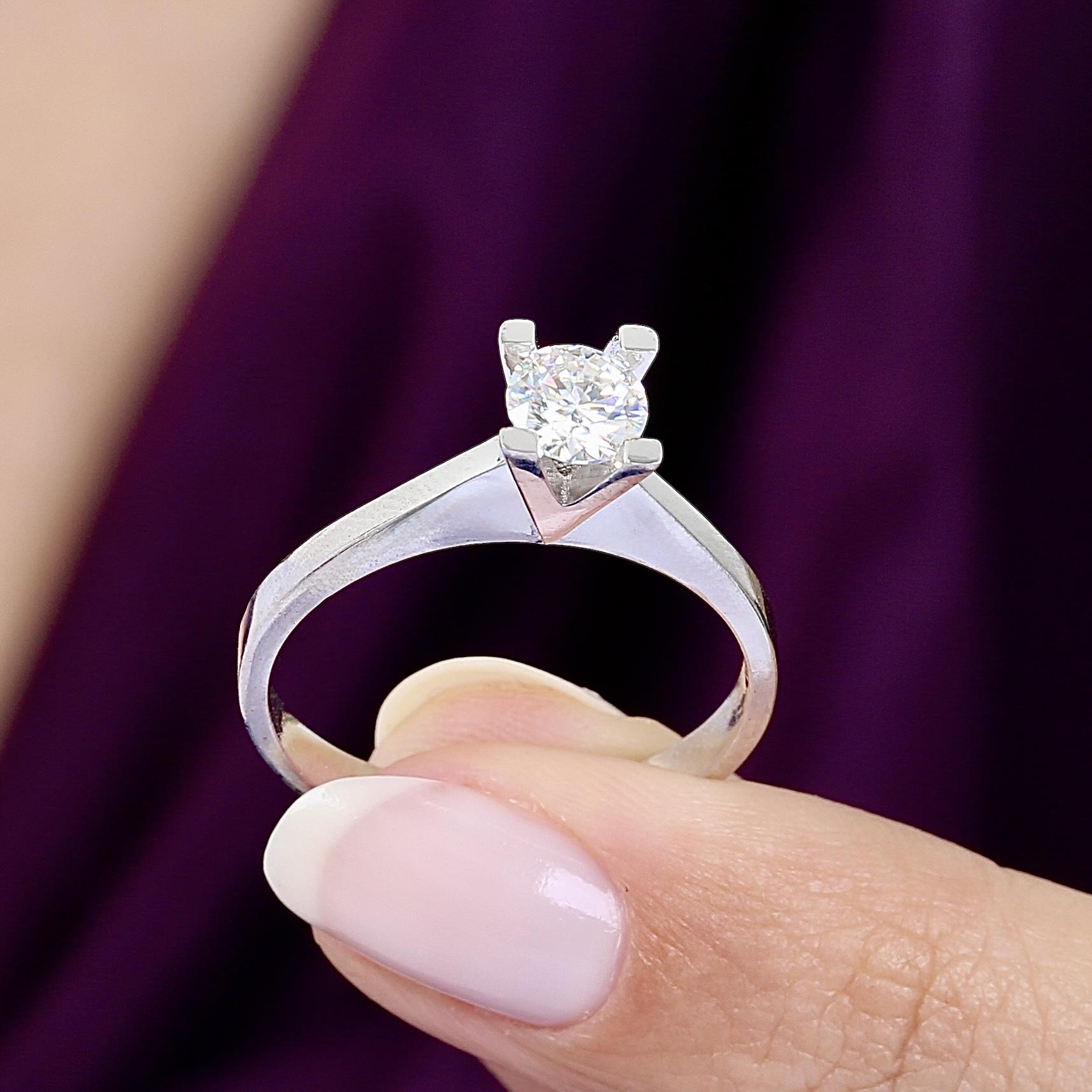 0.50 Ct Moissanite Elegant Solitaire 925K Sterling Silver Ring