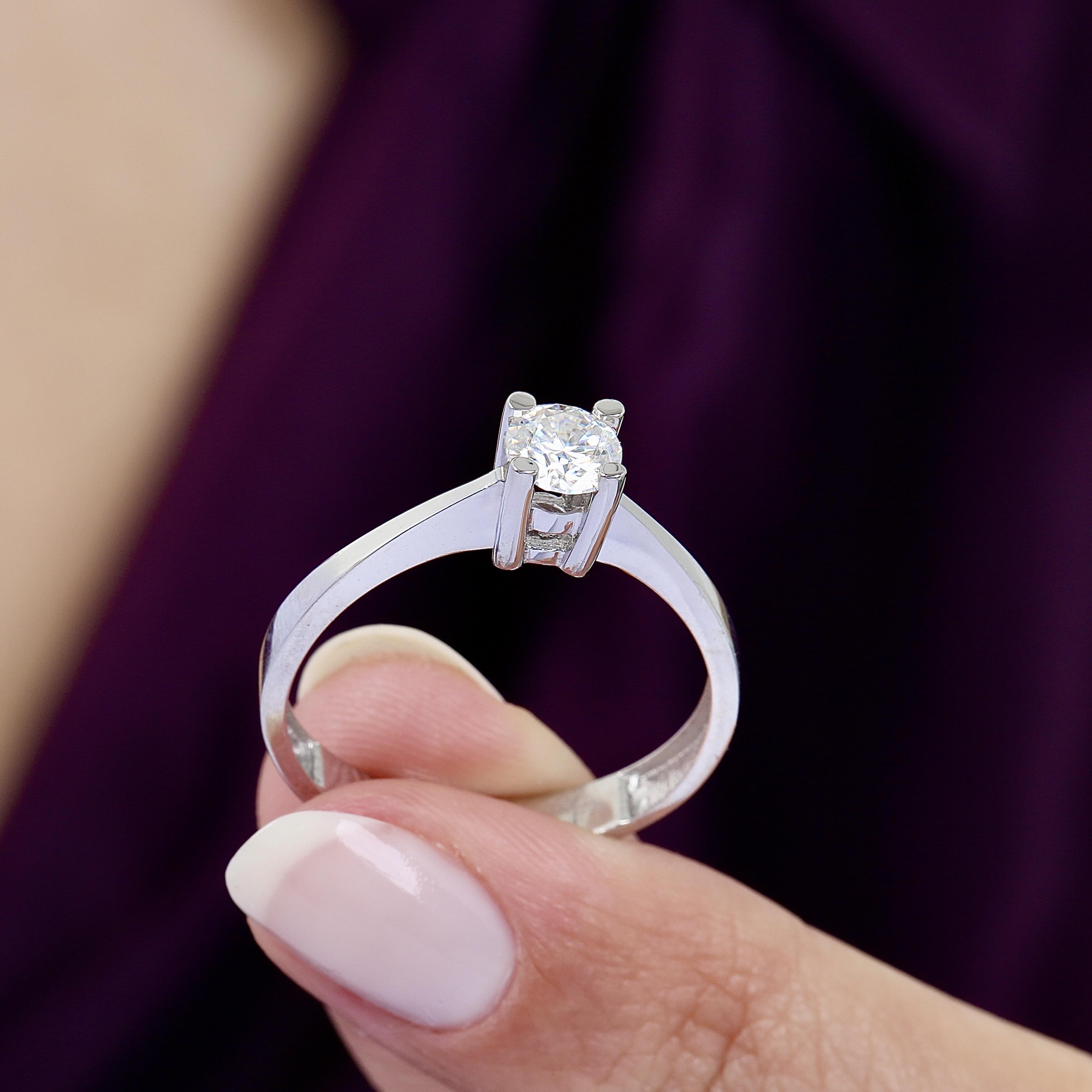 0.50 Ct Moissanite Classic Solitaire 925K Sterling Silver Ring