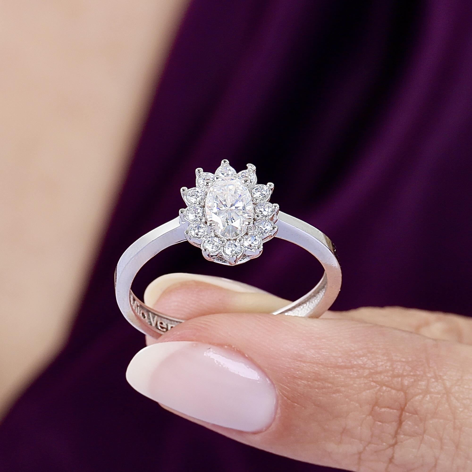 0.50 Ct Moissanite Sunburst Oval Solitaire 925K Sterling Silver Ring