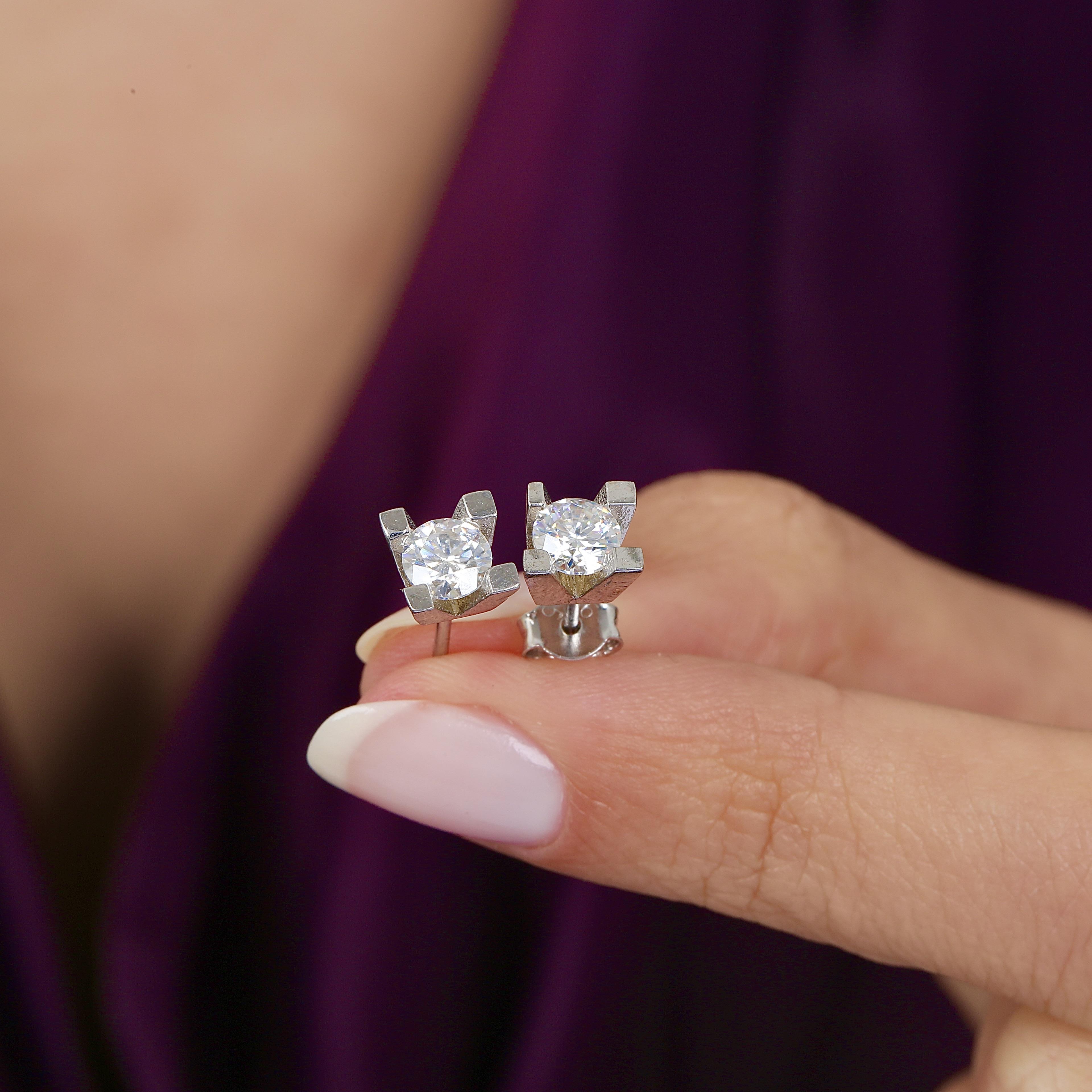 0.32 Ct Moissanite Unique Elegance Solitaire 925K Sterling Silver Earrings