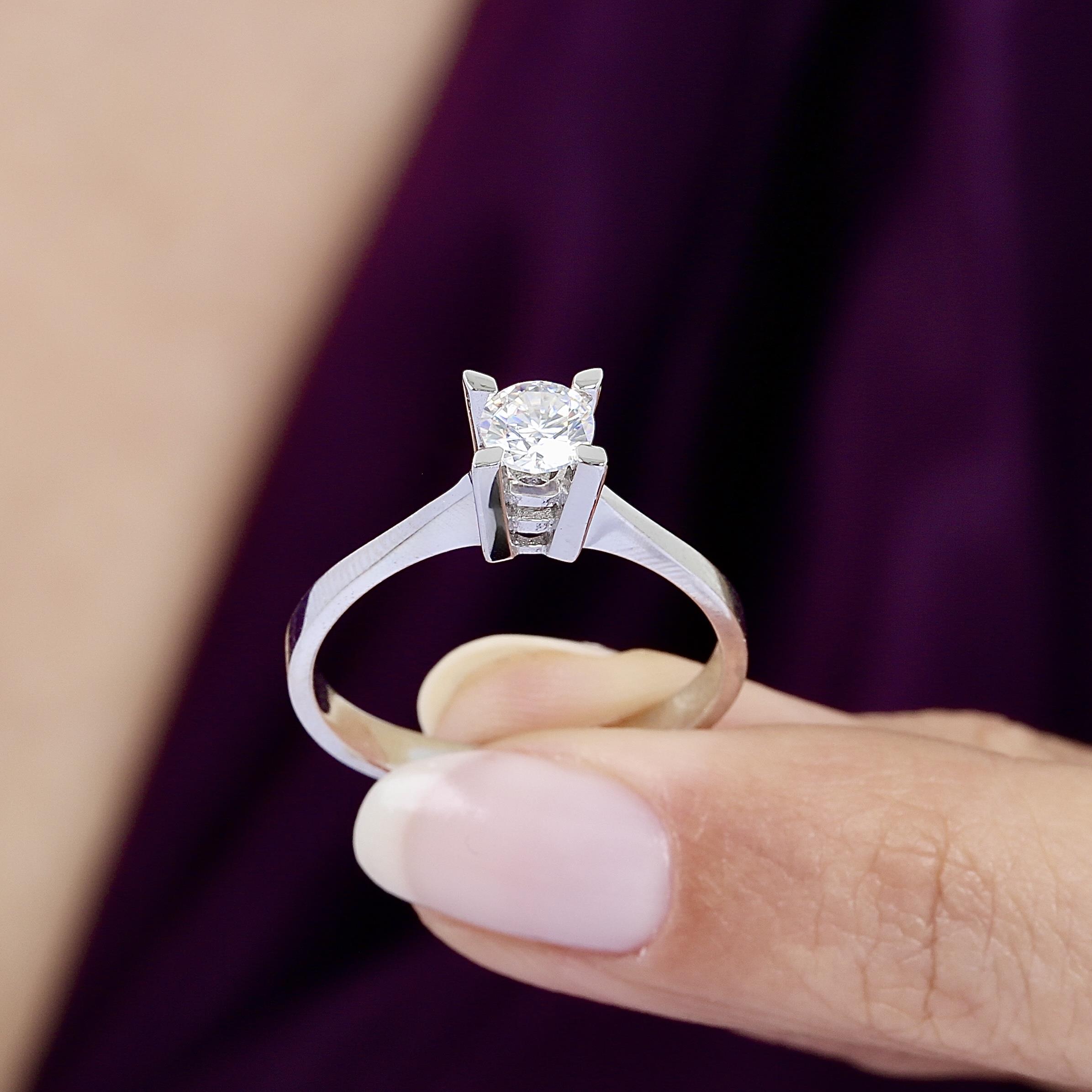 0.33 Ct Moissanite Dainty Classic Solitaire 925K Sterling Silver Ring