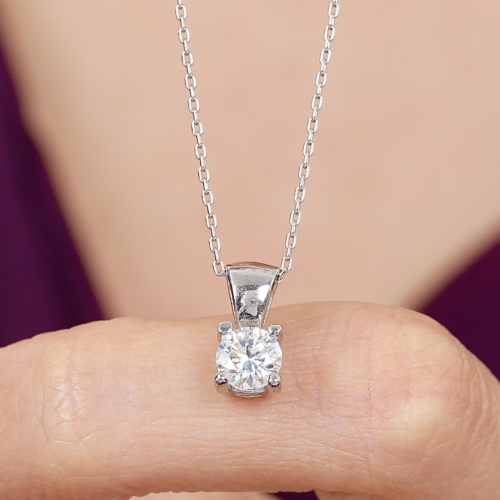 0.50 Ct Moissanite Dainty Solitaire 925K Sterling Silver Necklace