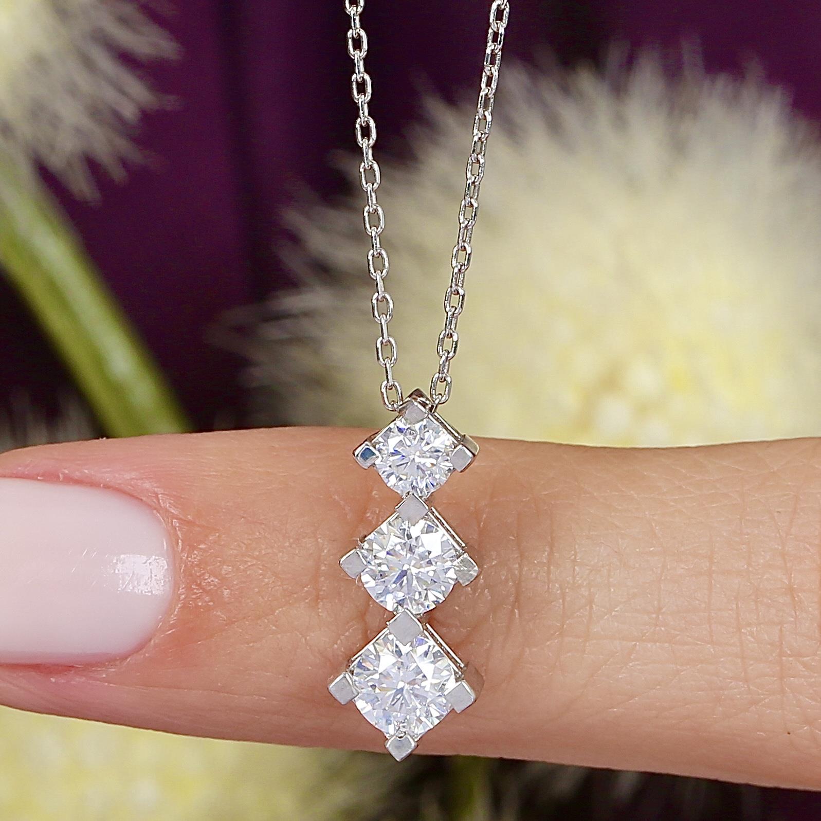0.65 Ct Moissanite Sparkling Trilogy 925K Sterling Silver Necklace