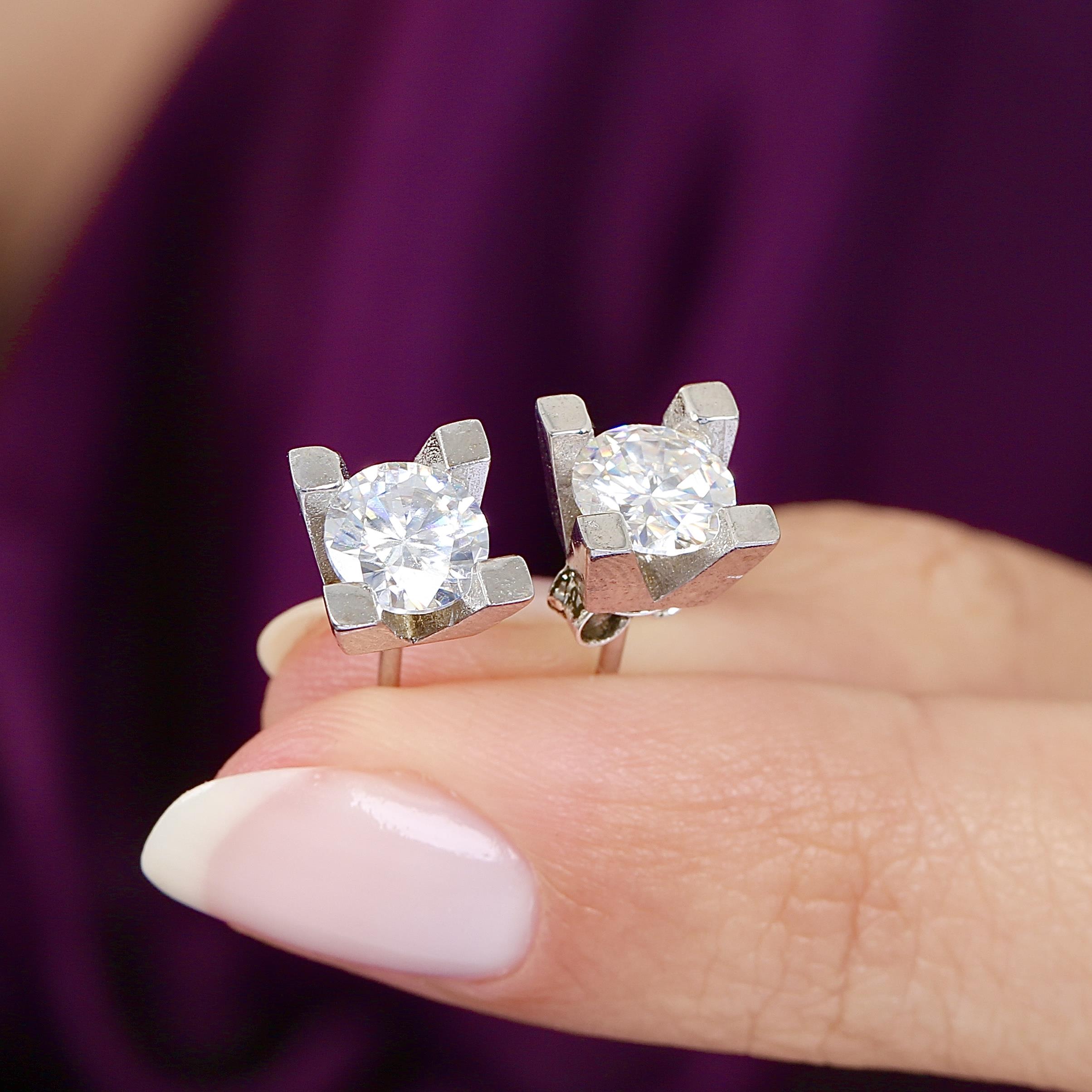 1.20 Ct Moissanite Unique Elegance Solitaire 925K Sterling Silver Earrings