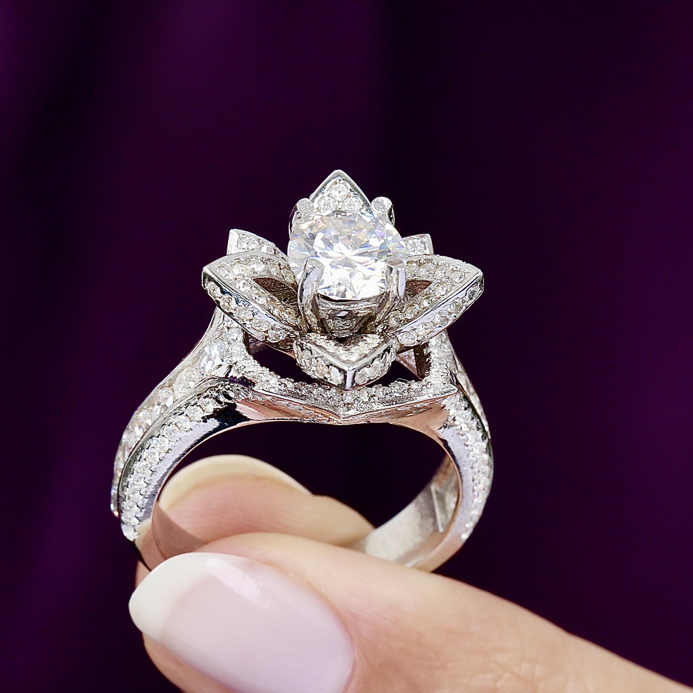 1.00 Ct Moissanite Majestic Rosalinda Bloom 925K Sterling Silver Ring