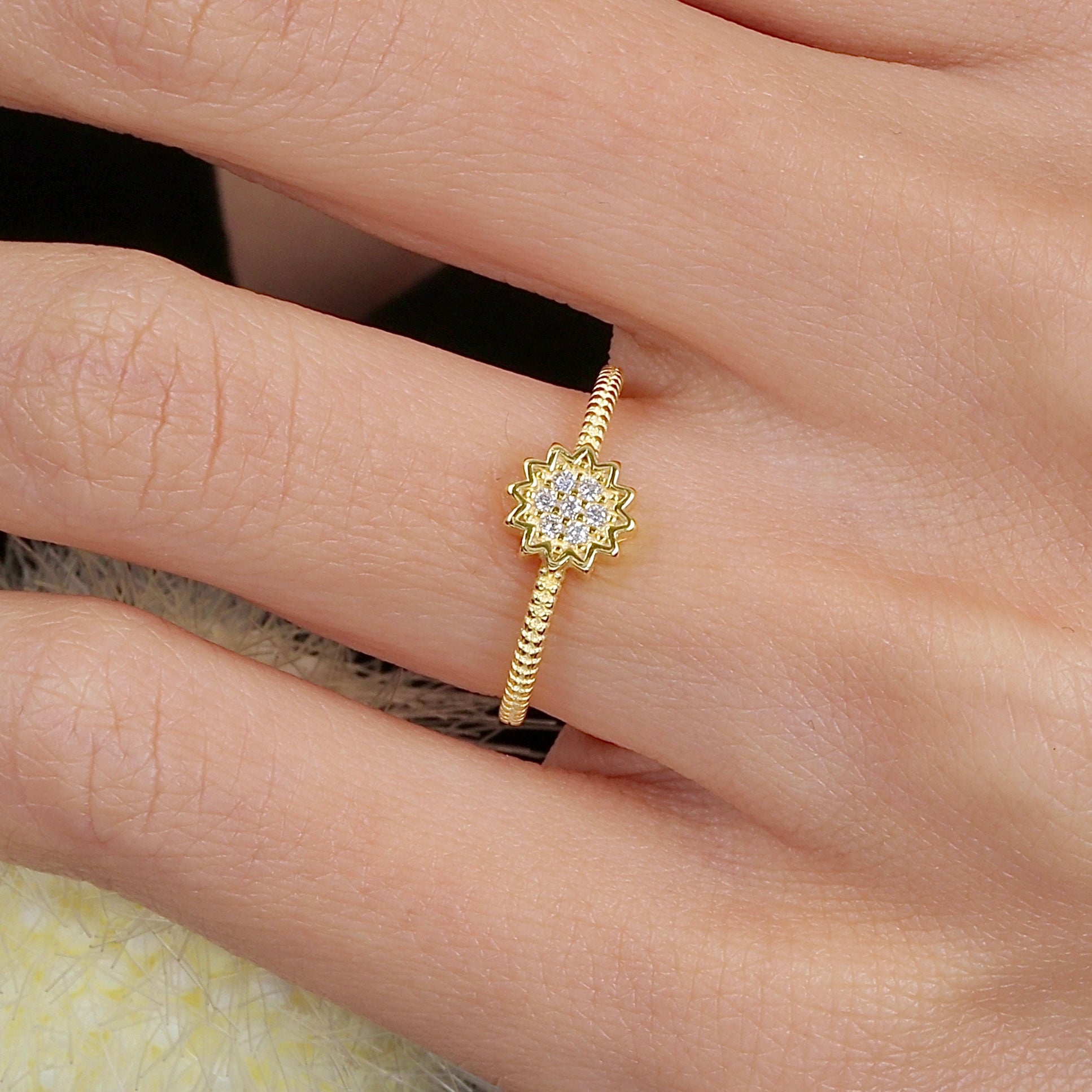 Charming Sunflower CZ 14K Gold Ring - Etossimo Jewelry