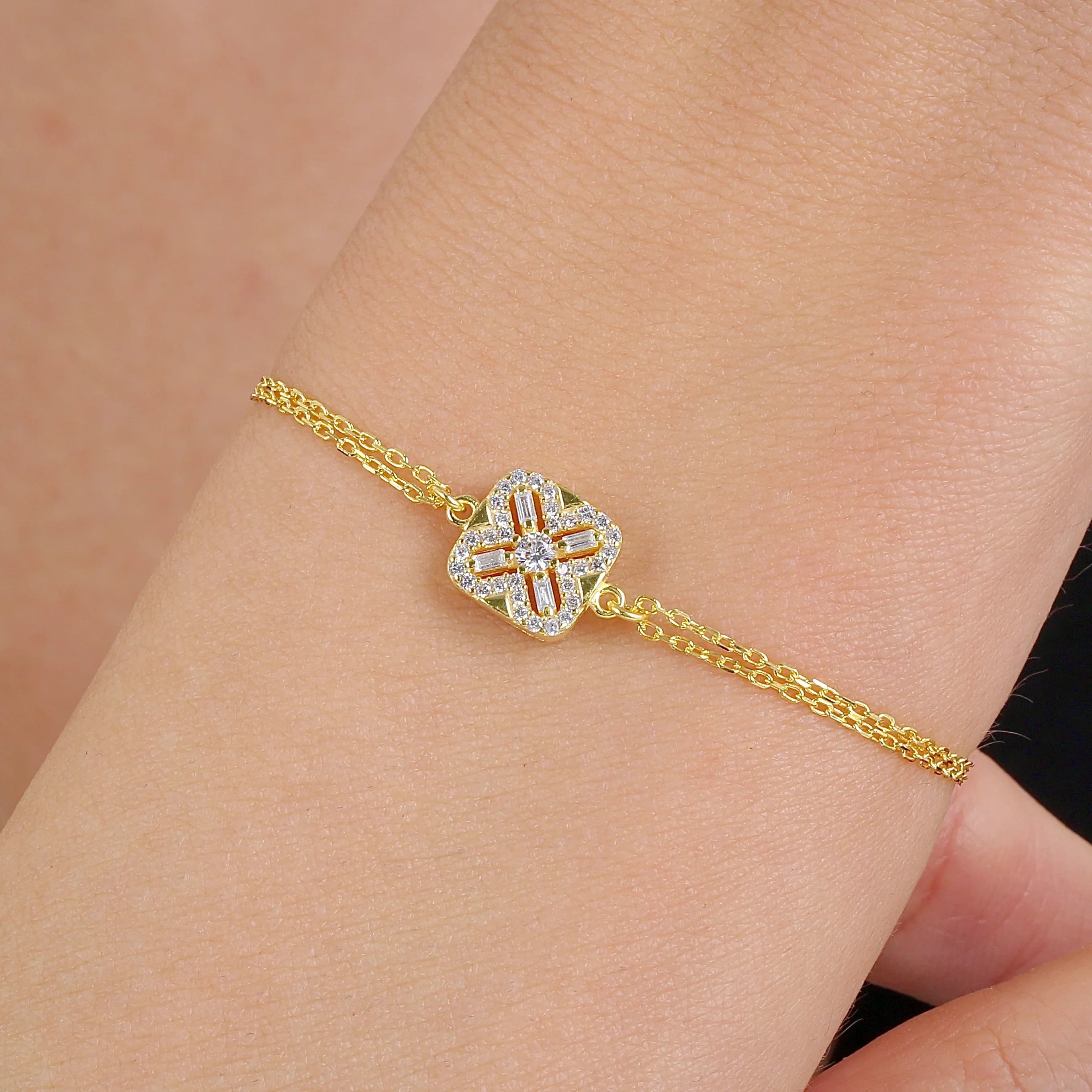 Lustrous Clover Balance CZ 14K Gold Bracelet - Etossimo Jewelry