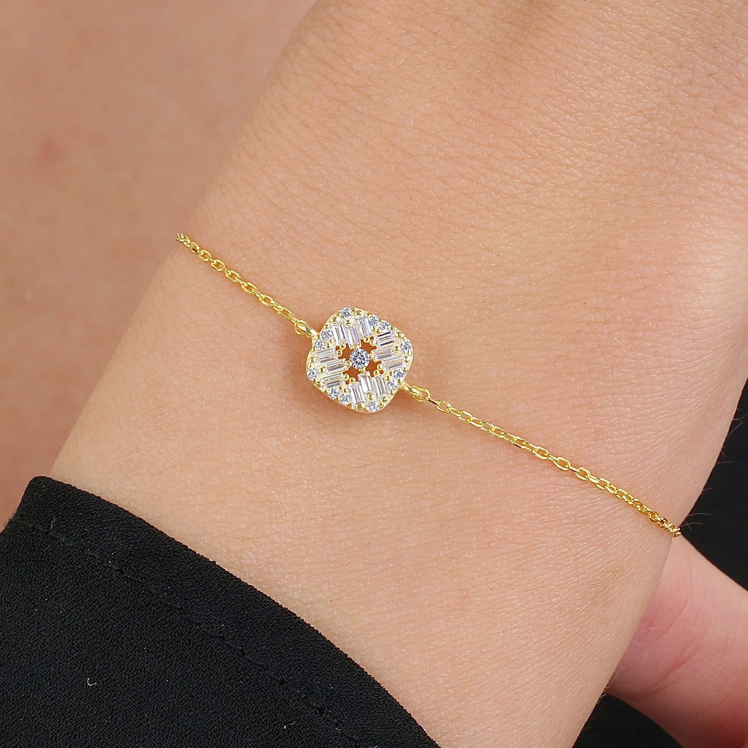 Velvet Aura Cushion Spark CZ 14K Gold Bracelet - Etossimo Jewelry