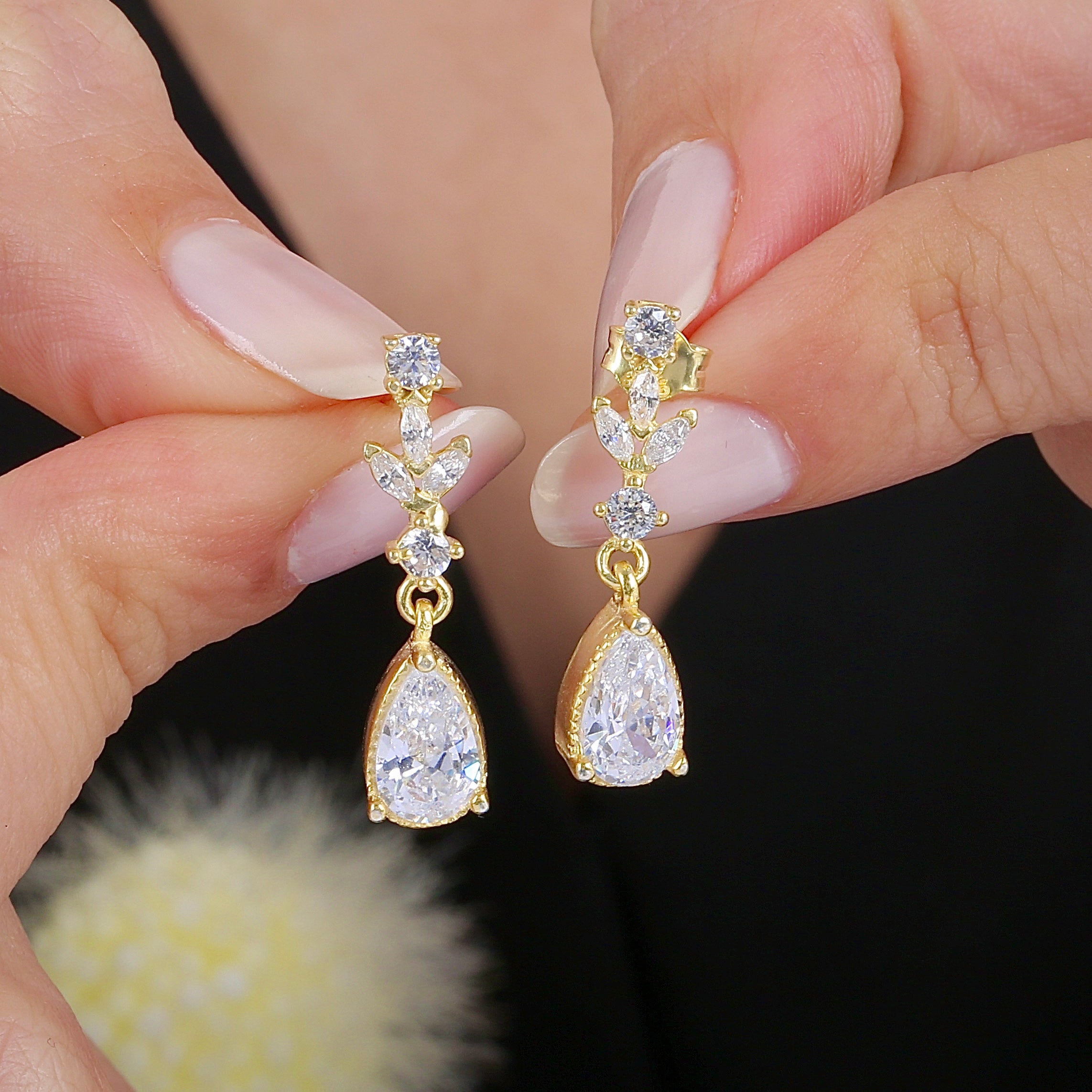 Graceful Petal Drop CZ 14K Gold Earrings - Etossimo Jewelry