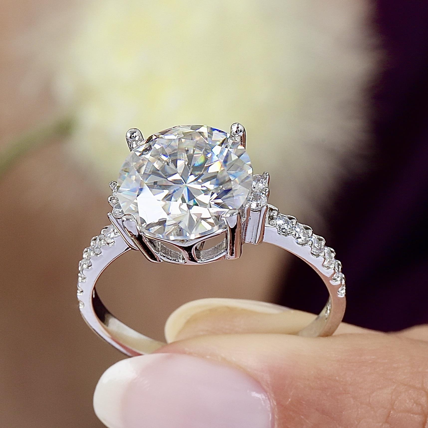 3.50 Ct Moissanite Majestic Radiance Solitaire 925K Sterling Silver Ring