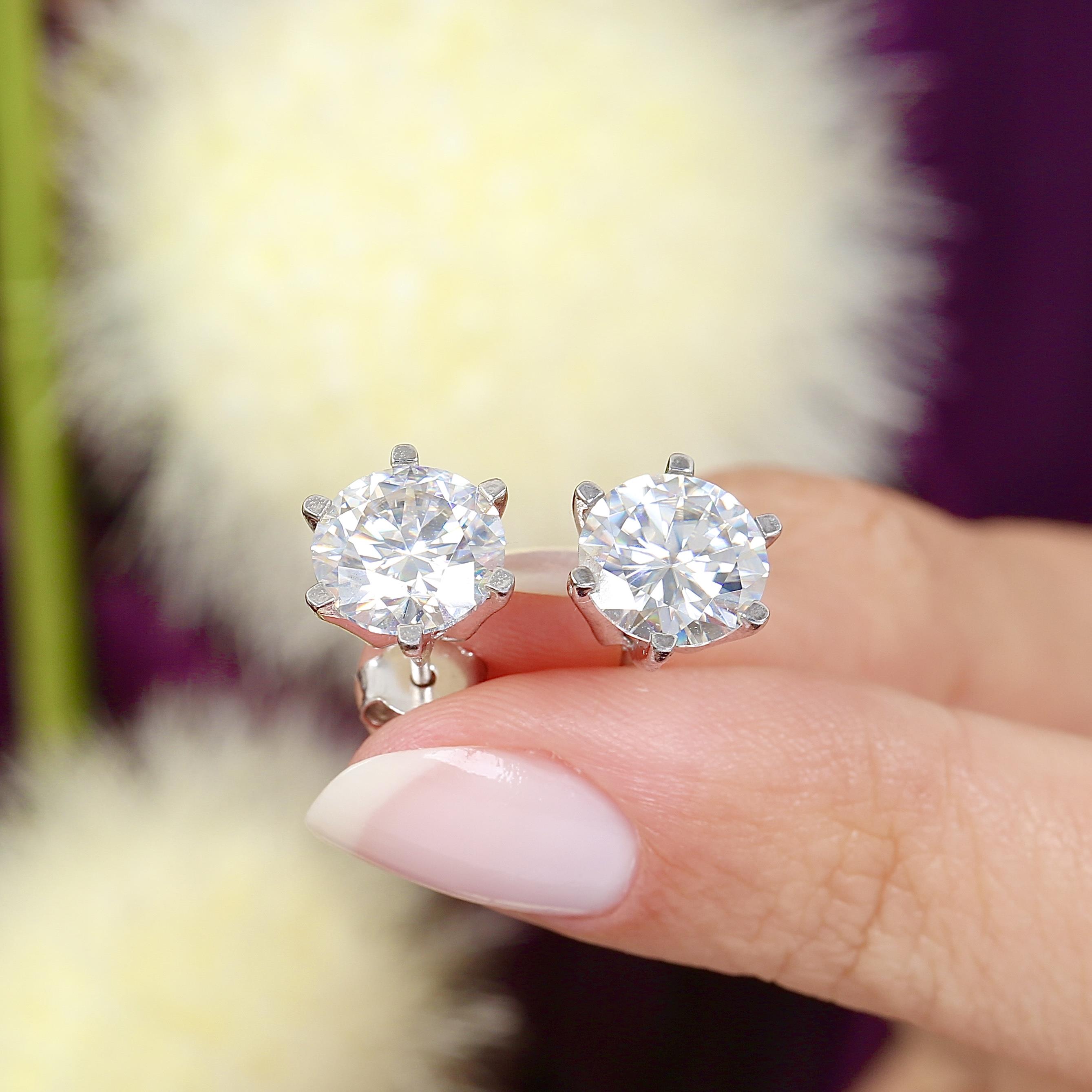 3.00 Ct Moissanite Brilliant Charm Solitaire 925K Sterling Silver Earrings