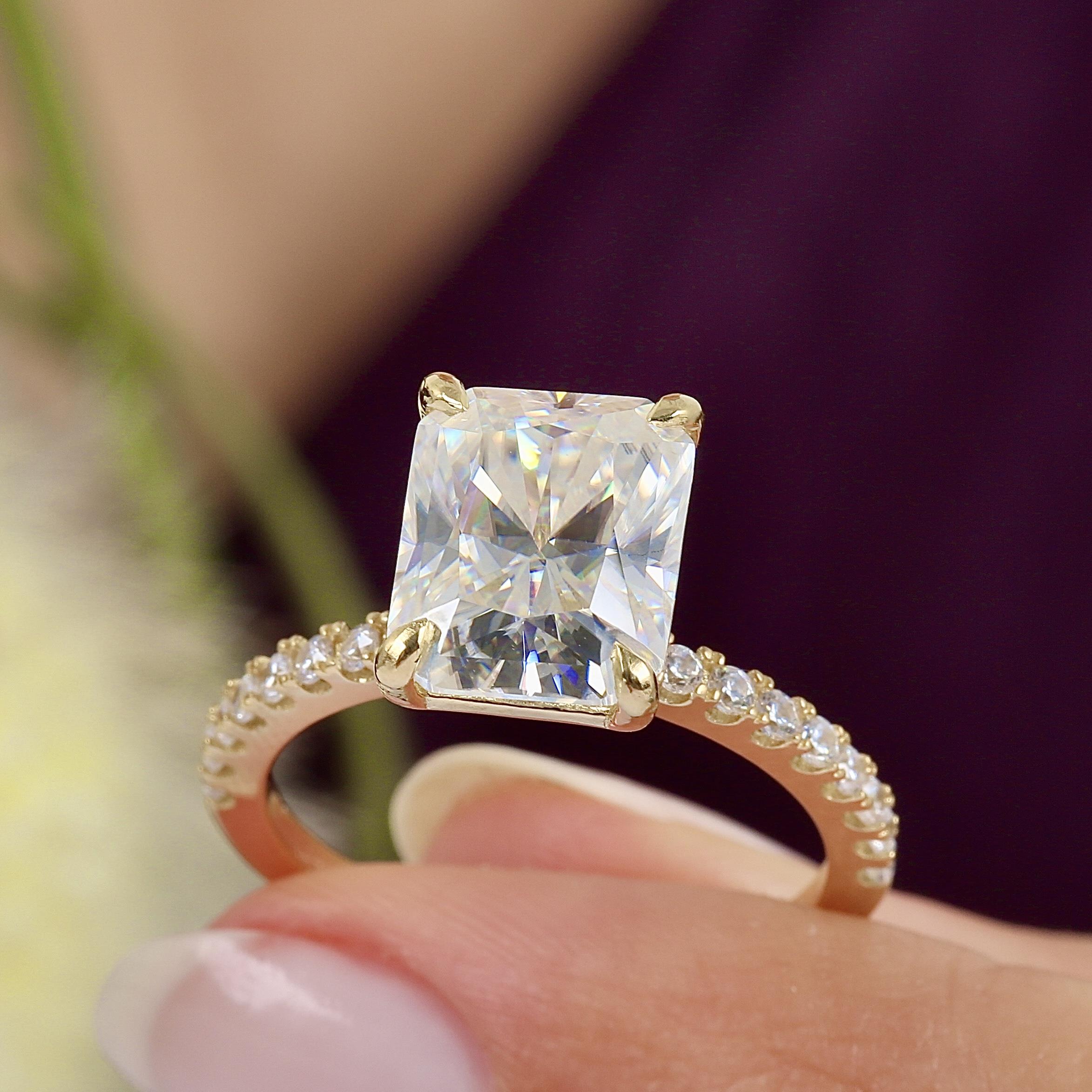 4.00 Ct Moissanite Sparkling Modern Grandeur Solitaire 14K Gold Ring