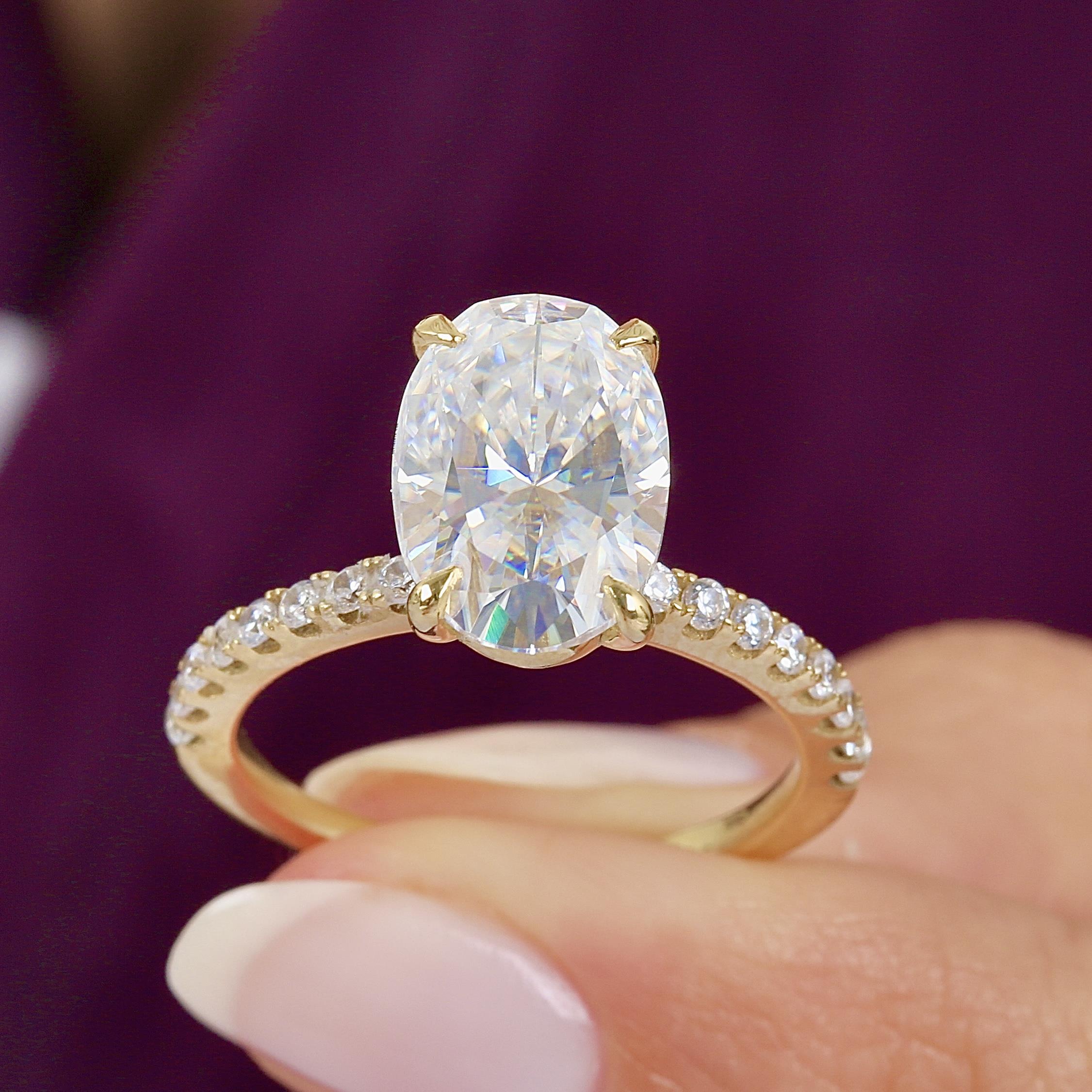 4.50 Ct Moissanite Sparkling Oval Elegance Solitaire 14K Gold Ring