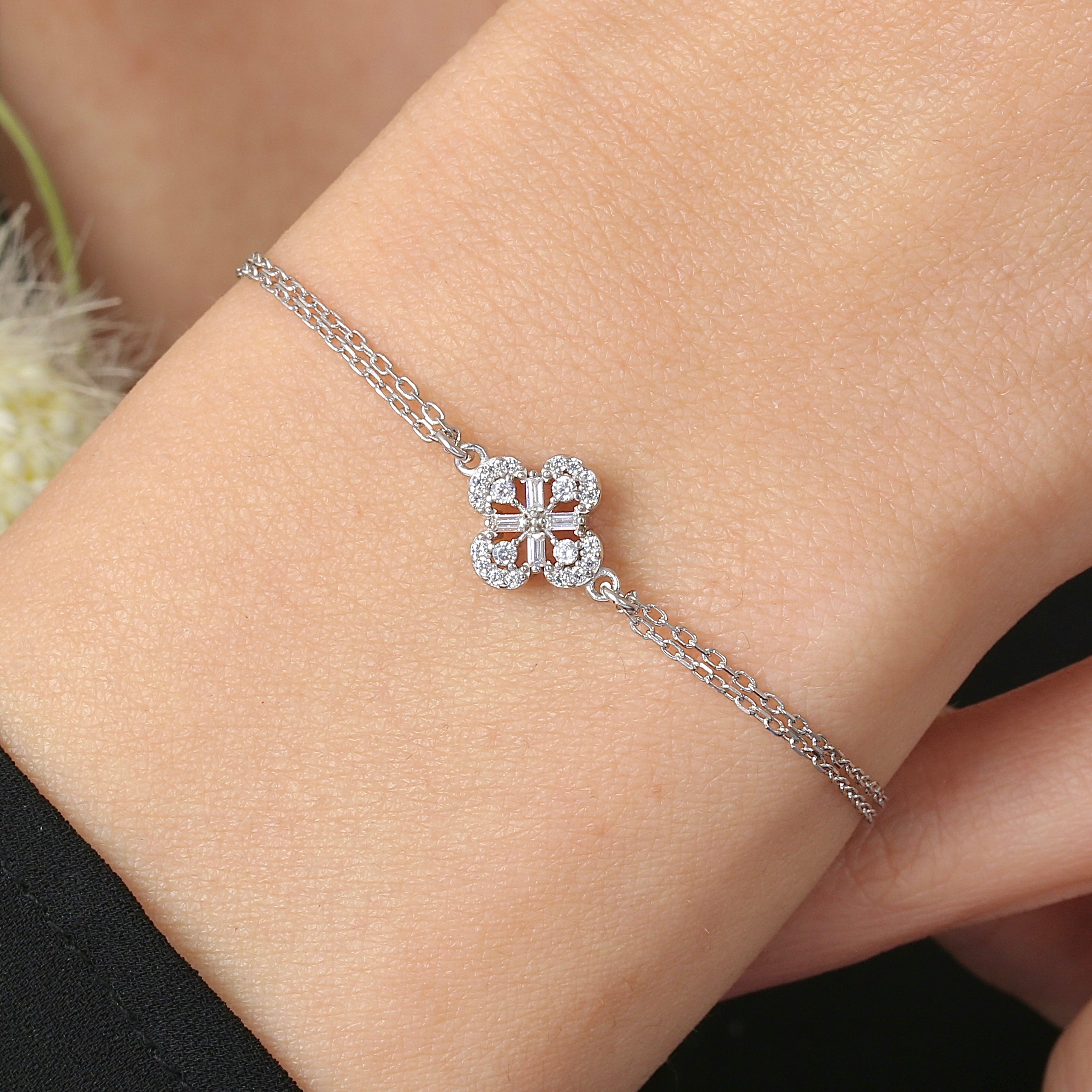 Elegant Clover Radiance CZ 925K Sterling Silver Bracelet - Etossimo Jewelry