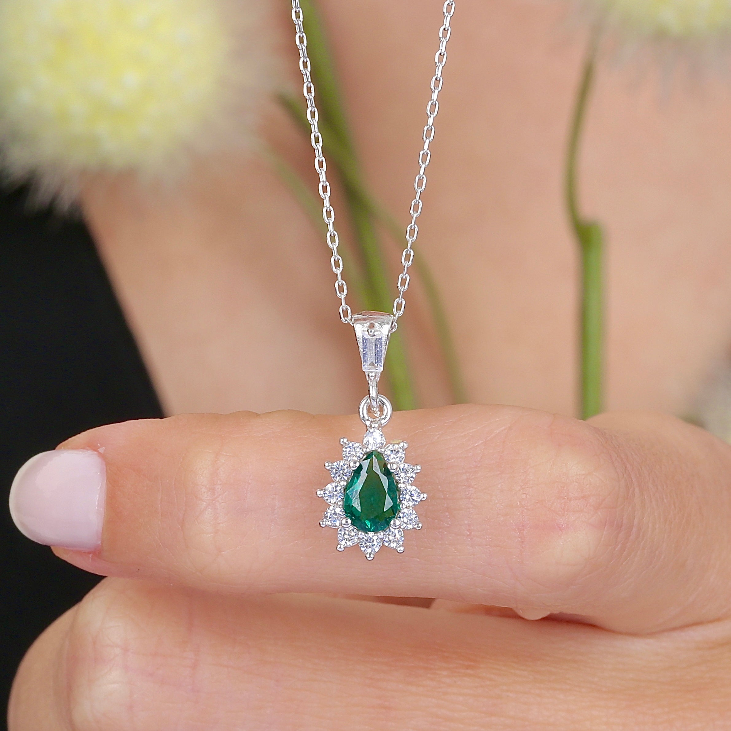 Noble Emerald Color Teardrop CZ 925K Sterling Silver Necklace - Etossimo Jewelry