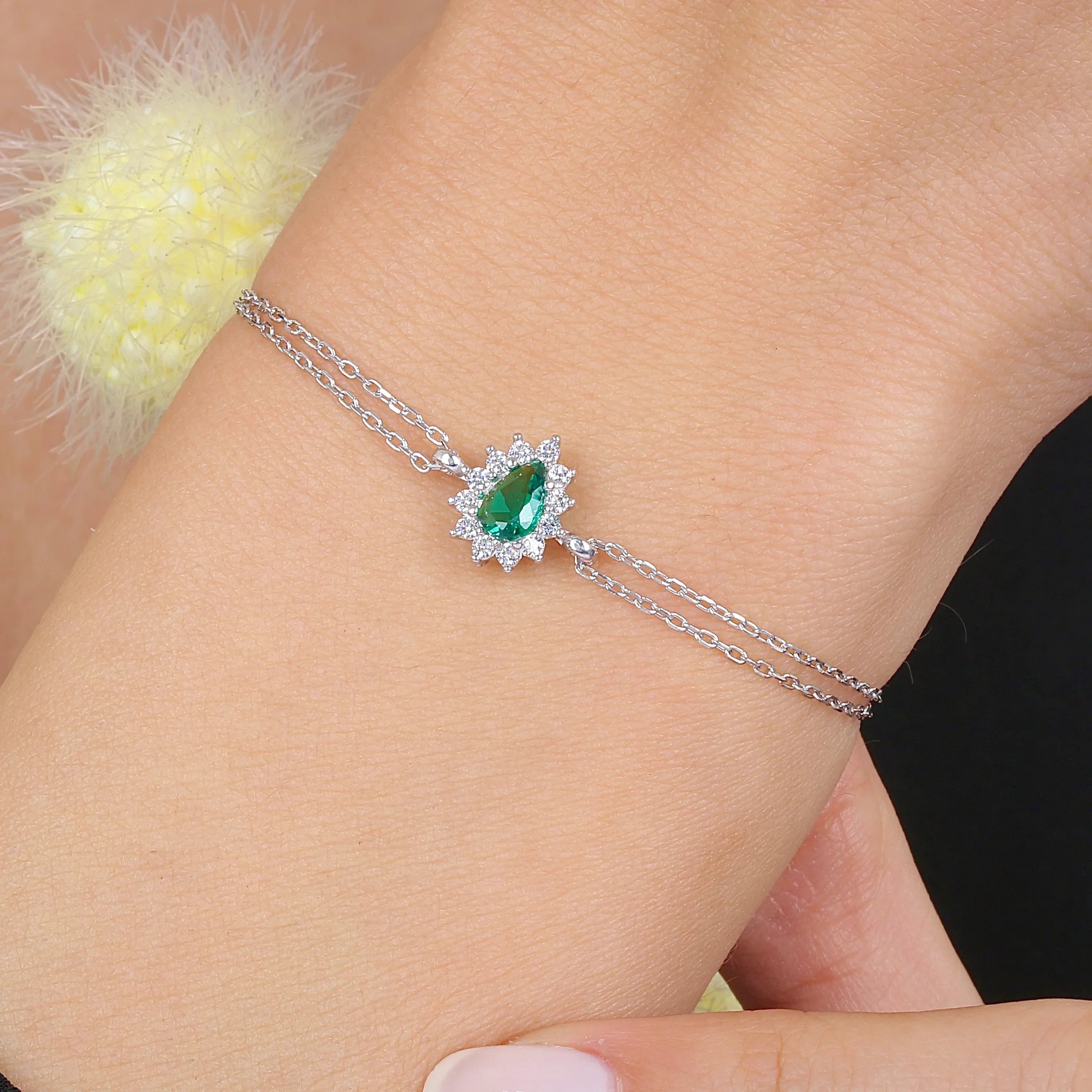 Noble Emerald Color Teardrop CZ 925K Sterling Silver Bracelet - Etossimo Jewelry