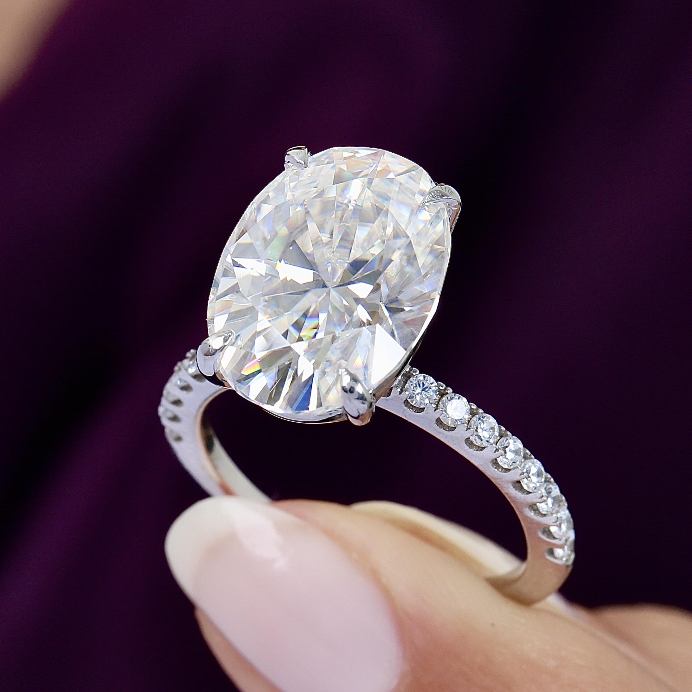 8.00 Ct Moissanite Sparkling Oval Elegance Solitaire 925K Sterling Silver Ring