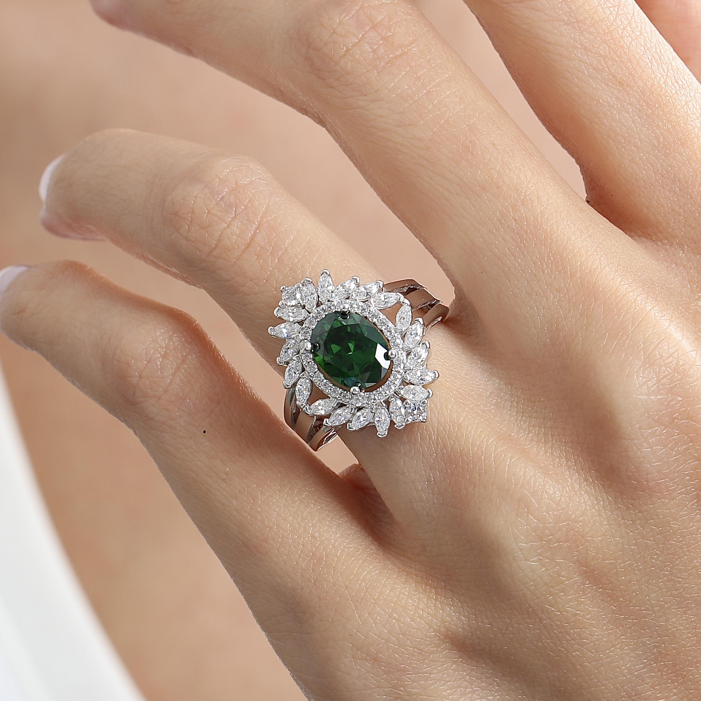 Royal Fleur Emerald Color CZ 925K Sterling Silver Ring