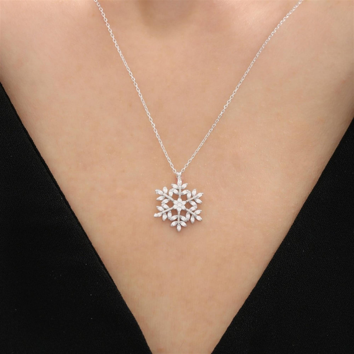 Frosted Elegance Snowflake CZ 925K Sterling Silver Necklace