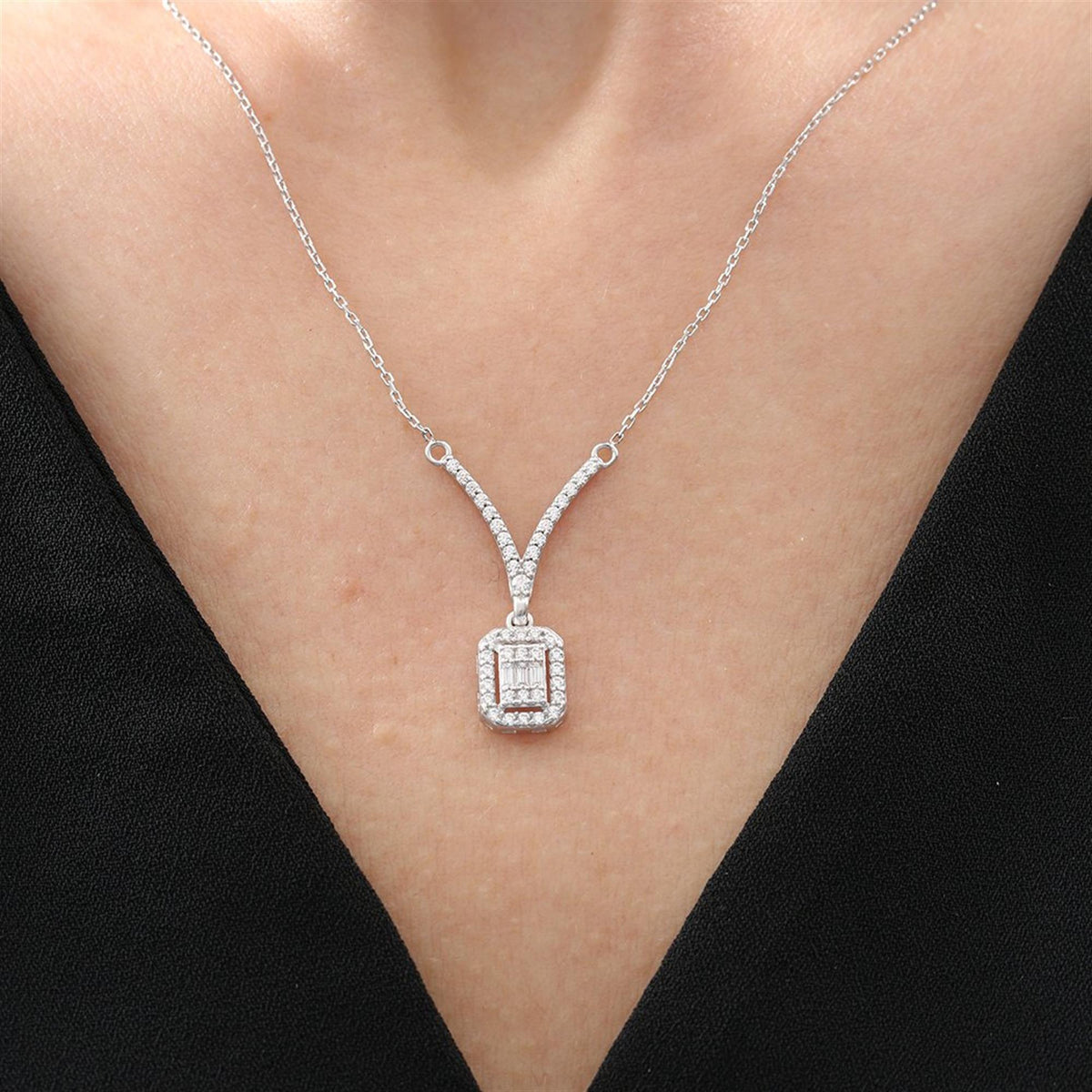Elegant Baget Shine Modern Glamour CZ 925K Sterling Silver Necklace