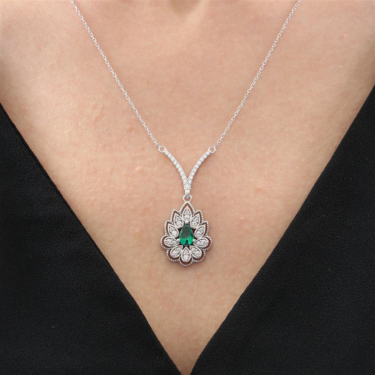 Graceful Lotus Sparkle Emerald Color Modern Glamour CZ 925K Sterling Silver Necklace
