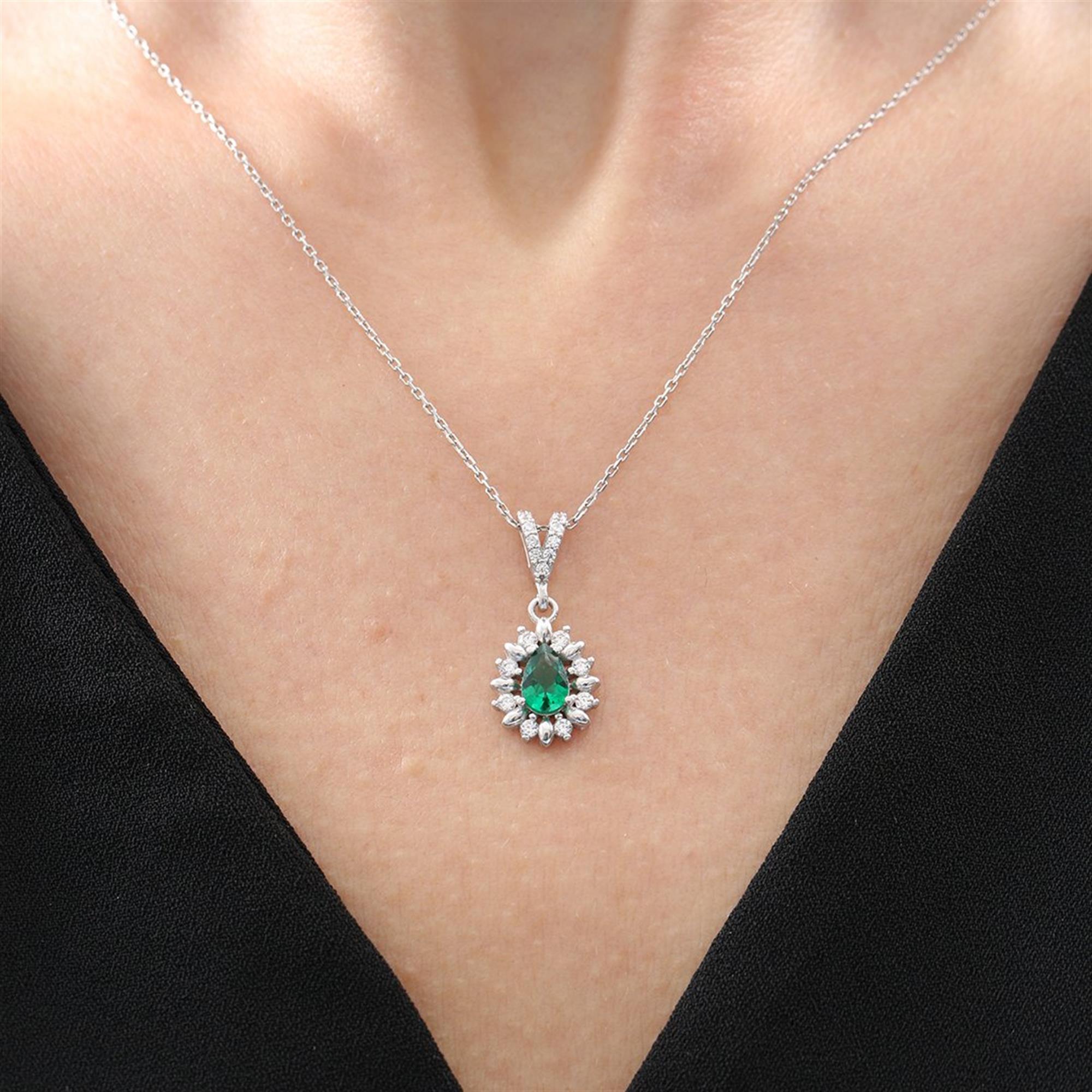 Glistening Raindrop Emerald Color Pure Elegance CZ 925K Sterling Silver Necklace